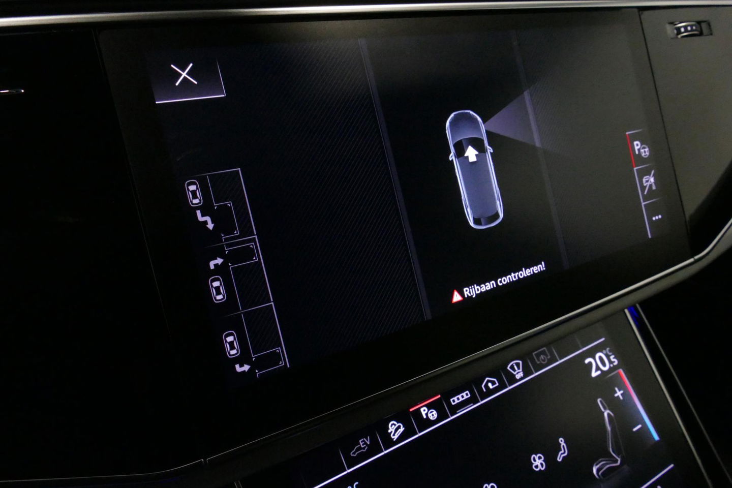 Audi Q8 55 TFSI e quattro Pro Line S / RSQ8 Diffuser / RSQ8 Grill / Maxton Design Bodykit V.2 / Panoramadak / RS Sportstoelen / Elektr. verstelbare voorstoelen + memory / Sport Luchtvering / Matrix LED / Ambienteverlichting plus / Apple Carplay - Android Auto / B