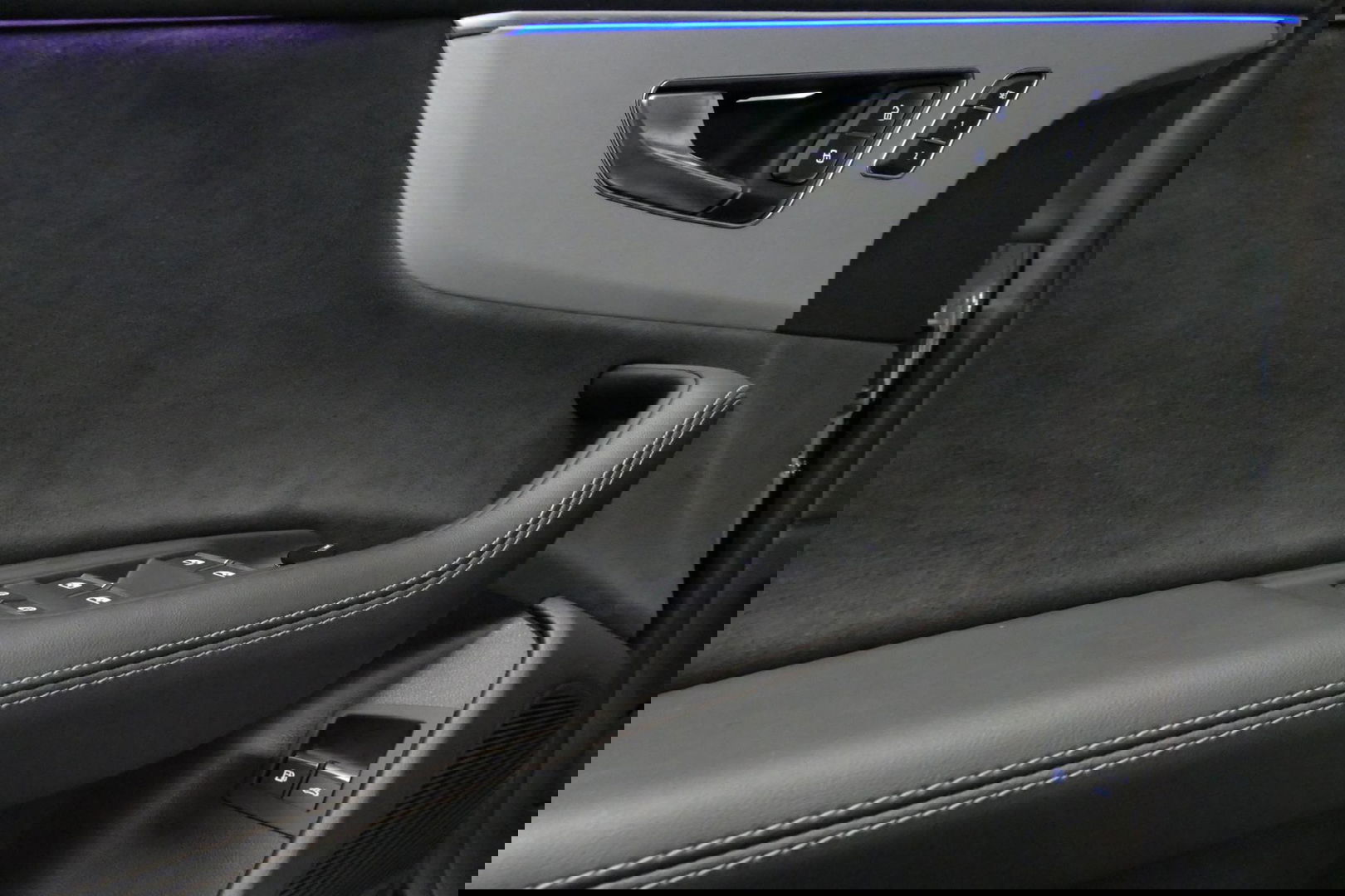 Audi Q8 55 TFSI e quattro Pro Line S / RSQ8 Diffuser / RSQ8 Grill / Maxton Design Bodykit V.2 / Panoramadak / RS Sportstoelen / Elektr. verstelbare voorstoelen + memory / Sport Luchtvering / Matrix LED / Ambienteverlichting plus / Apple Carplay - Android Auto / B