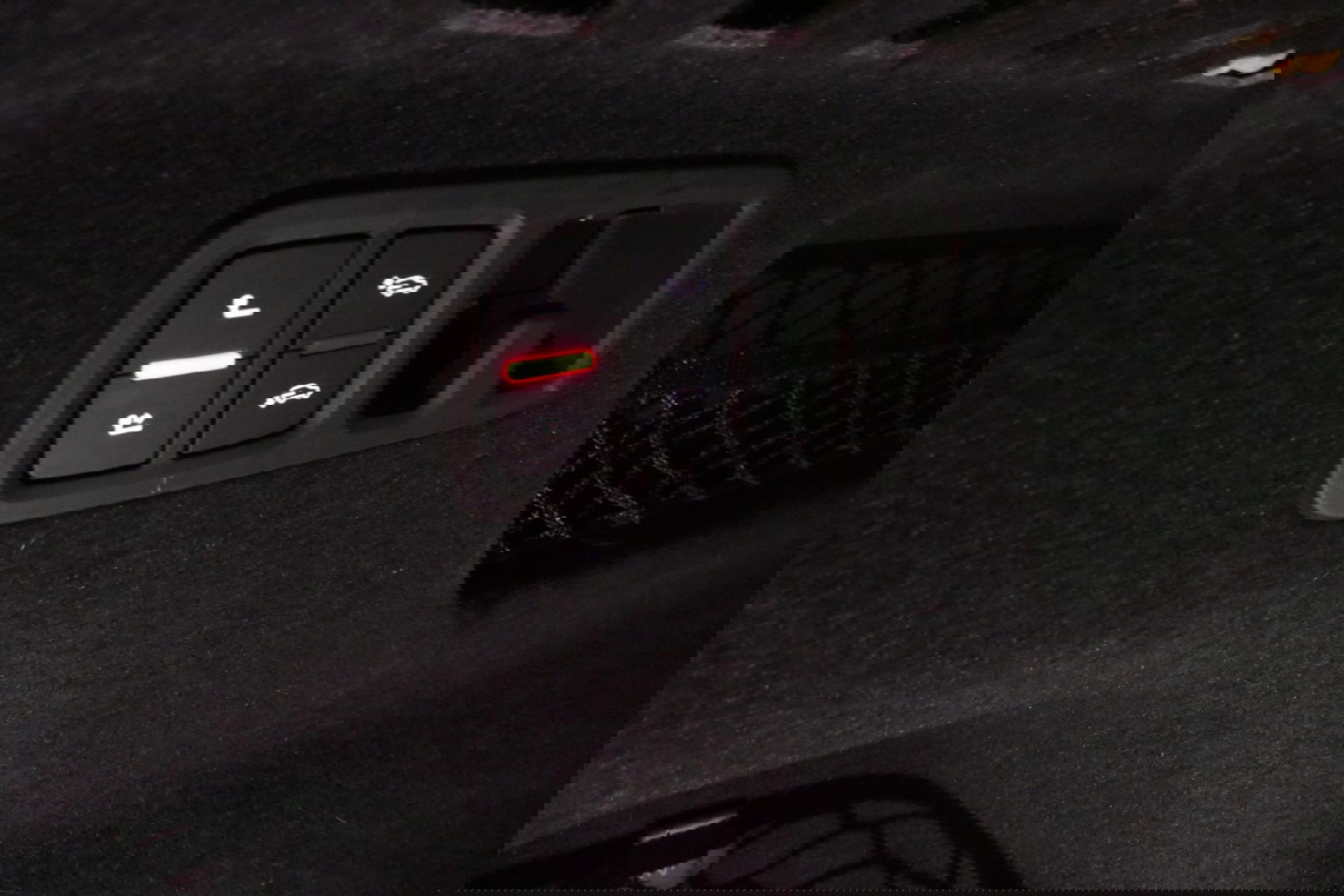 Audi Q8 55 TFSI e quattro Pro Line S / RSQ8 Diffuser / RSQ8 Grill / Maxton Design Bodykit V.2 / Panoramadak / RS Sportstoelen / Elektr. verstelbare voorstoelen + memory / Sport Luchtvering / Matrix LED / Ambienteverlichting plus / Apple Carplay - Android Auto / B