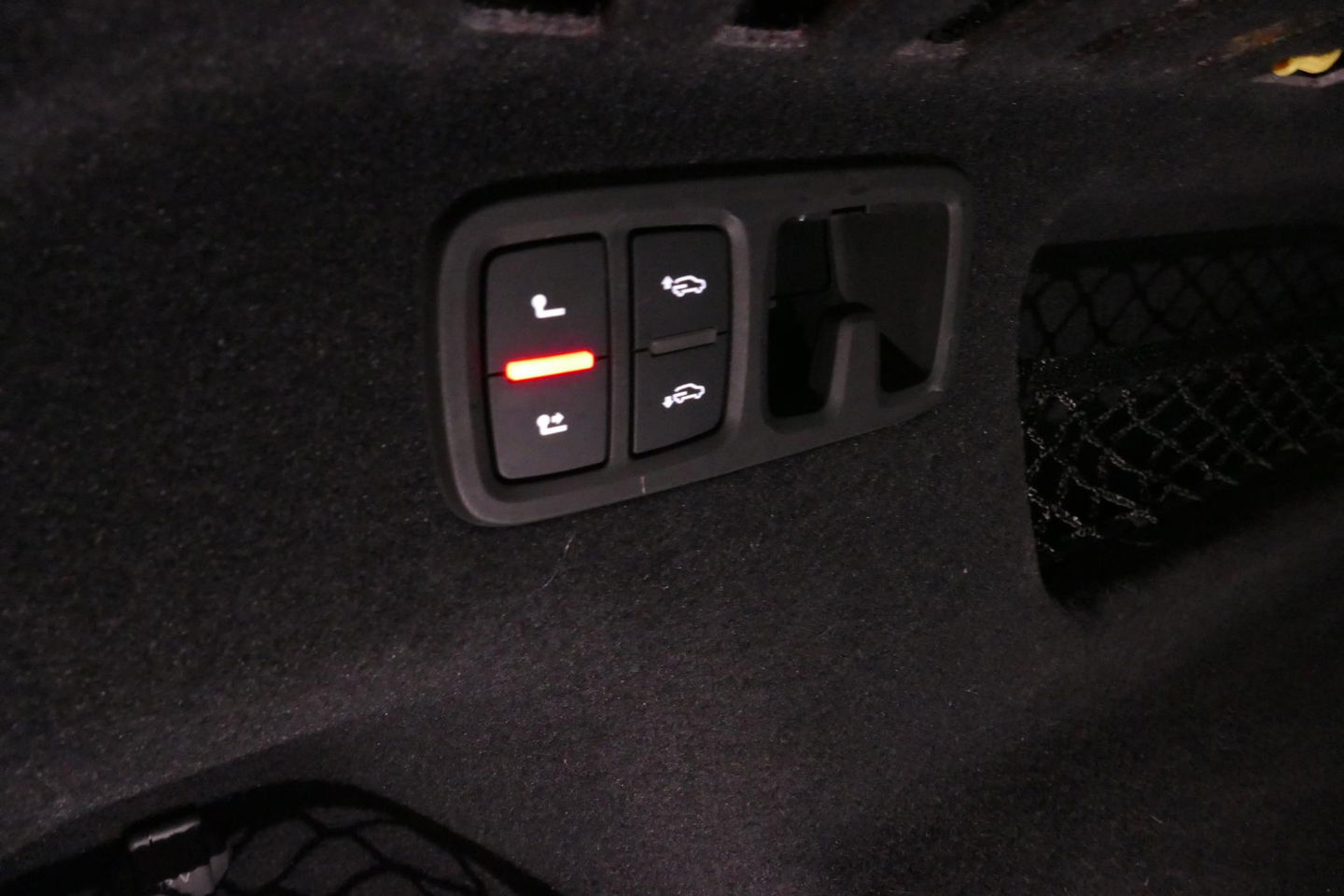 Audi Q8 55 TFSI e quattro Pro Line S / RSQ8 Diffuser / RSQ8 Grill / Maxton Design Bodykit V.2 / Panoramadak / RS Sportstoelen / Elektr. verstelbare voorstoelen + memory / Sport Luchtvering / Matrix LED / Ambienteverlichting plus / Apple Carplay - Android Auto / B