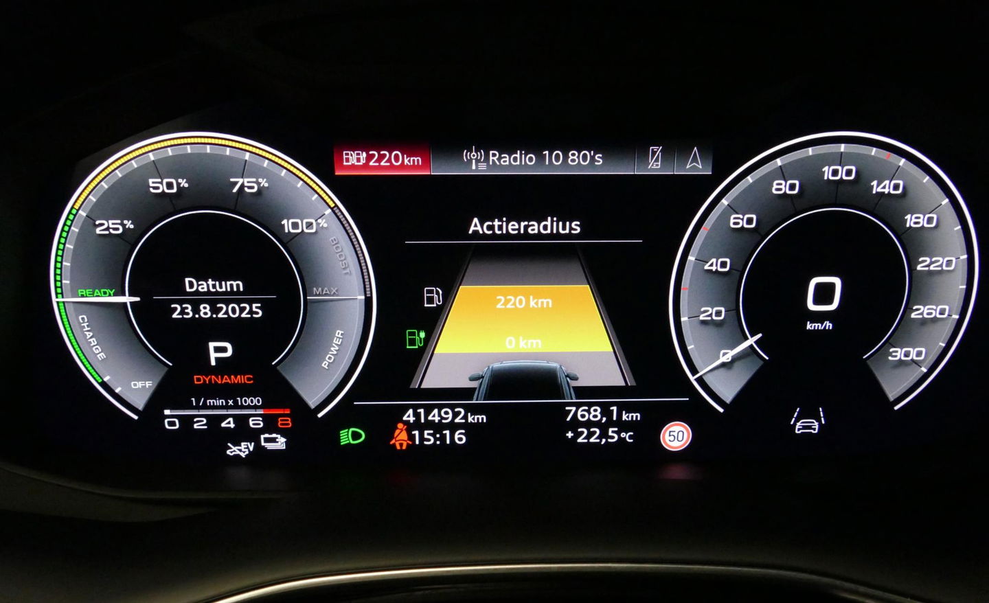 Audi Q8 55 TFSI e quattro Pro Line S / RSQ8 Diffuser / RSQ8 Grill / Maxton Design Bodykit V.2 / Panoramadak / RS Sportstoelen / Elektr. verstelbare voorstoelen + memory / Sport Luchtvering / Matrix LED / Ambienteverlichting plus / Apple Carplay - Android Auto / B