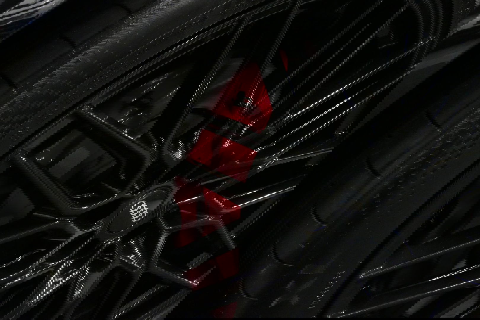 Audi Q8 55 TFSI e quattro Pro Line S / RSQ8 Diffuser / RSQ8 Grill / Maxton Design Bodykit V.2 / Panoramadak / RS Sportstoelen / Elektr. verstelbare voorstoelen + memory / Sport Luchtvering / Matrix LED / Ambienteverlichting plus / Apple Carplay - Android Auto / B