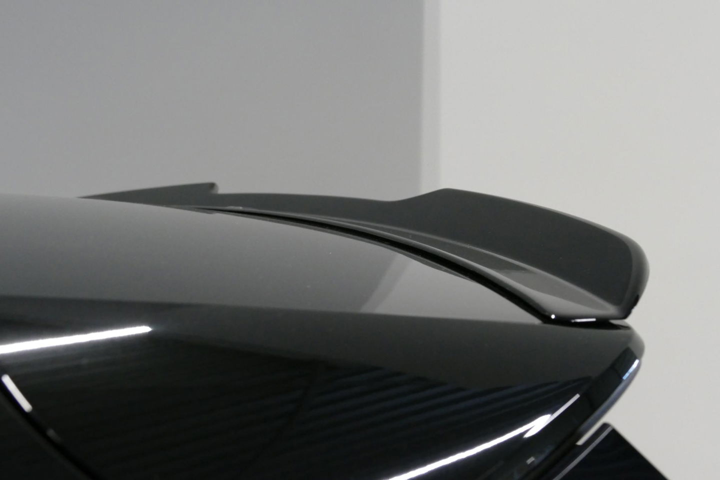 Audi Q8 55 TFSI e quattro Pro Line S / RSQ8 Diffuser / RSQ8 Grill / Maxton Design Bodykit V.2 / Panoramadak / RS Sportstoelen / Elektr. verstelbare voorstoelen + memory / Sport Luchtvering / Matrix LED / Ambienteverlichting plus / Apple Carplay - Android Auto / B