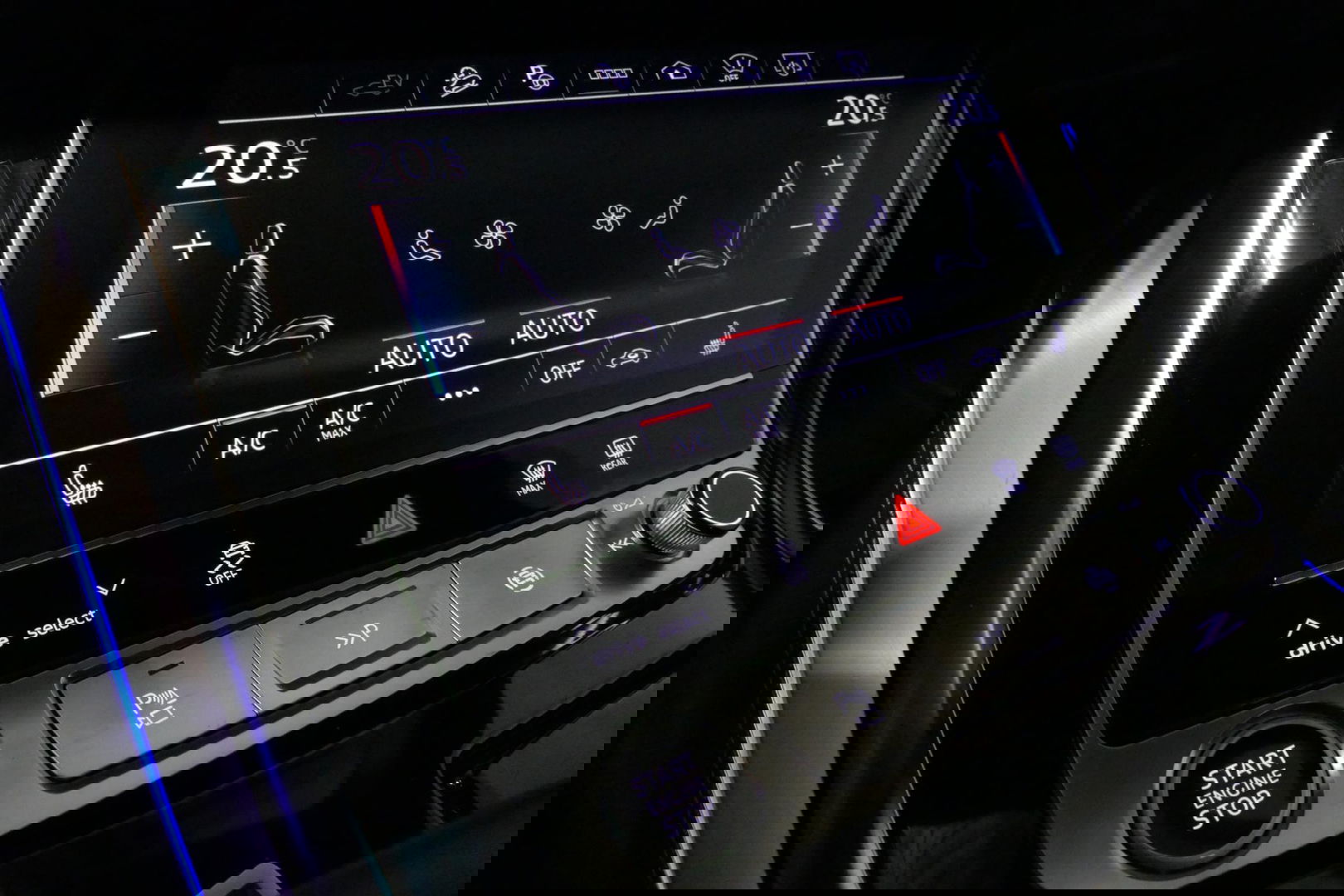 Audi Q8 55 TFSI e quattro Pro Line S / RSQ8 Diffuser / RSQ8 Grill / Maxton Design Bodykit V.2 / Panoramadak / RS Sportstoelen / Elektr. verstelbare voorstoelen + memory / Sport Luchtvering / Matrix LED / Ambienteverlichting plus / Apple Carplay - Android Auto / B