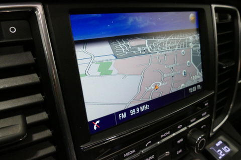 Porsche Panamera 3.0 S E-Hybrid / Schuif-/kanteldak / Elektr. verstelbare voorstoelen (links memory) / Luchtvering / BOSE Sound / Softclose - servosluiting / 20'' LMV / Porsche Dynamic Light System Plus (PDLS+) / Achteruitrijcamera / Standairco / Porsce Active Suspension 