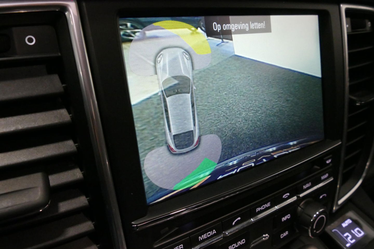 Porsche Panamera 3.0 S E-Hybrid / Schuif-/kanteldak / Elektr. verstelbare voorstoelen (links memory) / Luchtvering / BOSE Sound / Softclose - servosluiting / 20'' LMV / Porsche Dynamic Light System Plus (PDLS+) / Achteruitrijcamera / Standairco / Porsce Active Suspension 