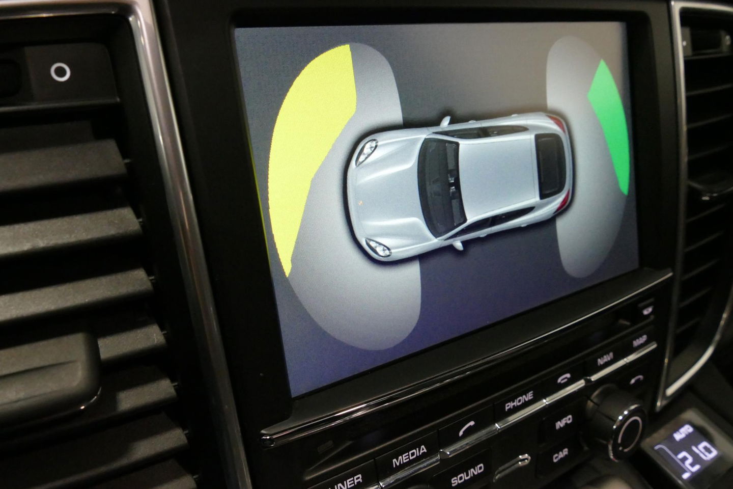 Porsche Panamera 3.0 S E-Hybrid / Schuif-/kanteldak / Elektr. verstelbare voorstoelen (links memory) / Luchtvering / BOSE Sound / Softclose - servosluiting / 20'' LMV / Porsche Dynamic Light System Plus (PDLS+) / Achteruitrijcamera / Standairco / Porsce Active Suspension 