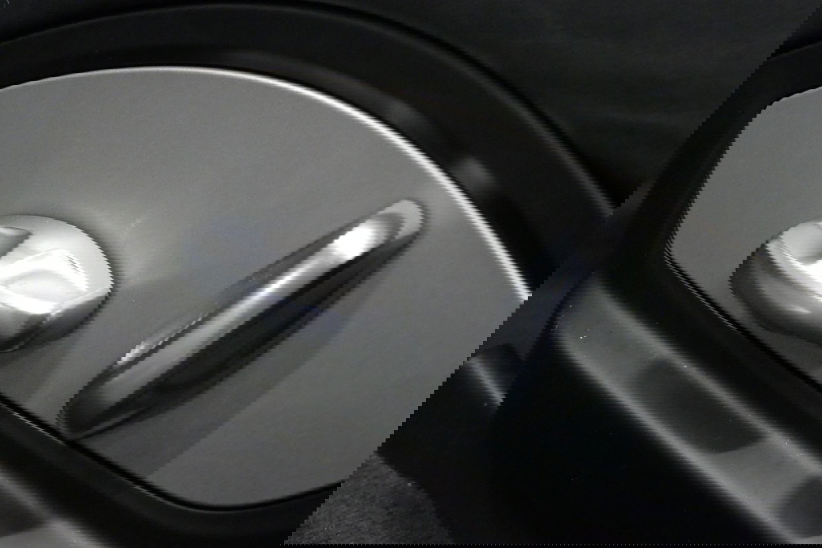 Porsche Panamera 3.0 S E-Hybrid / Schuif-/kanteldak / Elektr. verstelbare voorstoelen (links memory) / Luchtvering / BOSE Sound / Softclose - servosluiting / 20'' LMV / Porsche Dynamic Light System Plus (PDLS+) / Achteruitrijcamera / Standairco / Porsce Active Suspension 