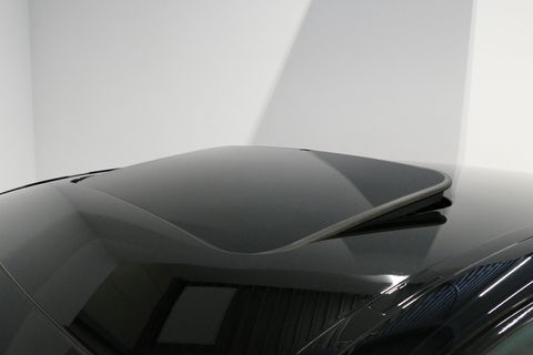 Porsche Panamera 3.0 S E-Hybrid / Schuif-/kanteldak / Elektr. verstelbare voorstoelen (links memory) / Luchtvering / BOSE Sound / Softclose - servosluiting / 20'' LMV / Porsche Dynamic Light System Plus (PDLS+) / Achteruitrijcamera / Standairco / Porsce Active Suspension 