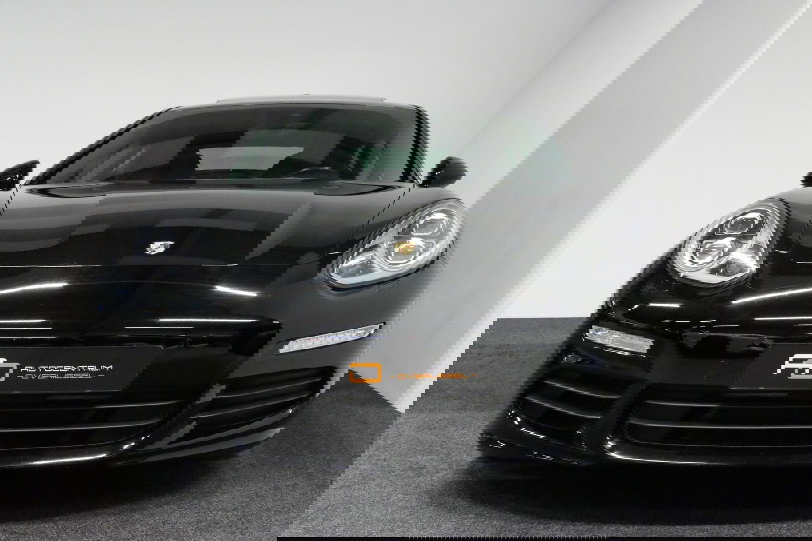 Porsche Panamera 3.0 S E-Hybrid / Schuif-/kanteldak / Elektr. verstelbare voorstoelen (links memory) / Luchtvering / BOSE Sound / Softclose - servosluiting / 20'' LMV / Porsche Dynamic Light System Plus (PDLS+) / Achteruitrijcamera / Standairco / Porsce Active Suspension 