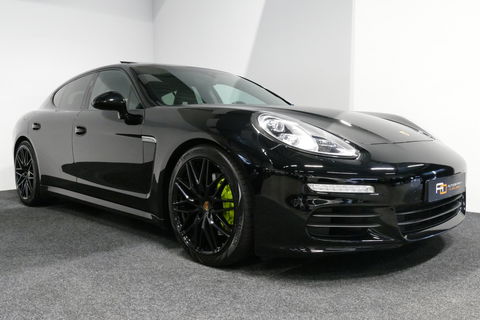 Porsche Panamera 3.0 S E-Hybrid / Schuif-/kanteldak / Elektr. verstelbare voorstoelen (links memory) / Luchtvering / BOSE Sound / Softclose - servosluiting / 20'' LMV / Porsche Dynamic Light System Plus (PDLS+) / Achteruitrijcamera / Standairco / Porsce Active Suspension 