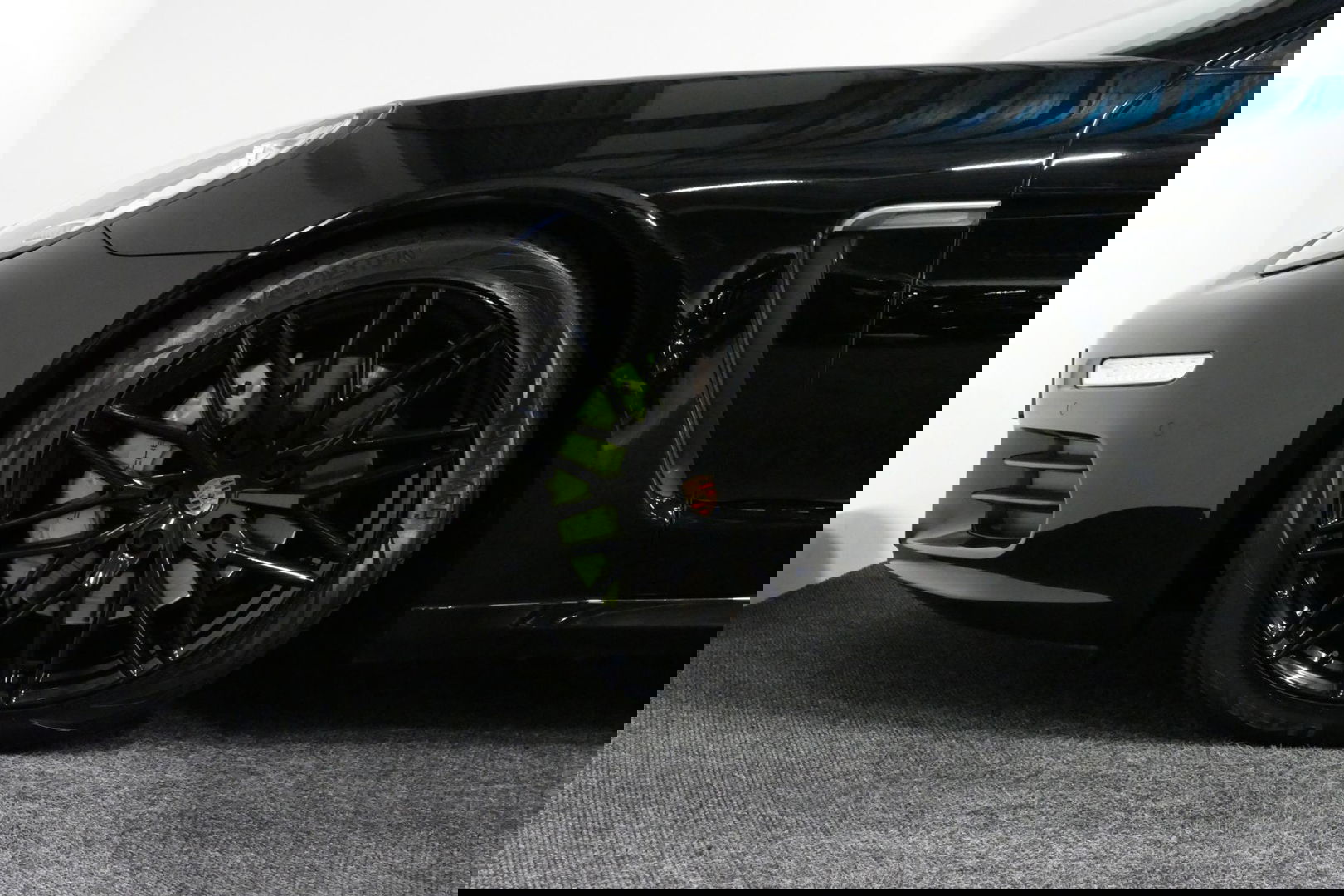 Porsche Panamera 3.0 S E-Hybrid / Schuif-/kanteldak / Elektr. verstelbare voorstoelen (links memory) / Luchtvering / BOSE Sound / Softclose - servosluiting / 20'' LMV / Porsche Dynamic Light System Plus (PDLS+) / Achteruitrijcamera / Standairco / Porsce Active Suspension 