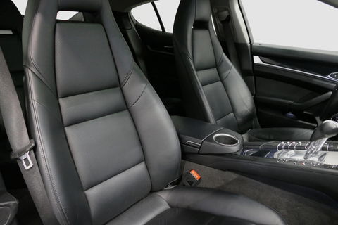 Porsche Panamera 3.0 S E-Hybrid / Schuif-/kanteldak / Elektr. verstelbare voorstoelen (links memory) / Luchtvering / BOSE Sound / Softclose - servosluiting / 20'' LMV / Porsche Dynamic Light System Plus (PDLS+) / Achteruitrijcamera / Standairco / Porsce Active Suspension 