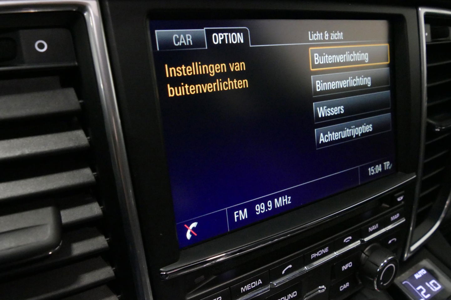 Porsche Panamera 3.0 S E-Hybrid / Schuif-/kanteldak / Elektr. verstelbare voorstoelen (links memory) / Luchtvering / BOSE Sound / Softclose - servosluiting / 20'' LMV / Porsche Dynamic Light System Plus (PDLS+) / Achteruitrijcamera / Standairco / Porsce Active Suspension 