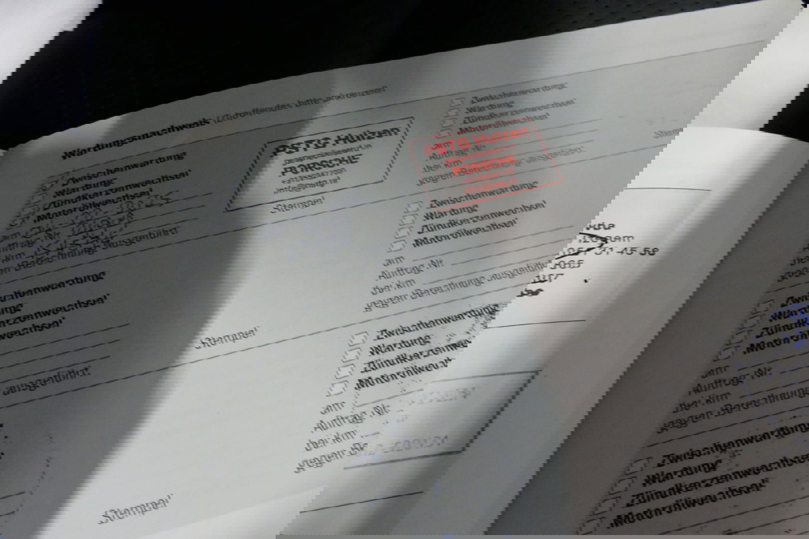 Porsche Panamera 3.0 S E-Hybrid / Schuif-/kanteldak / Elektr. verstelbare voorstoelen (links memory) / Luchtvering / BOSE Sound / Softclose - servosluiting / 20'' LMV / Porsche Dynamic Light System Plus (PDLS+) / Achteruitrijcamera / Standairco / Porsce Active Suspension 