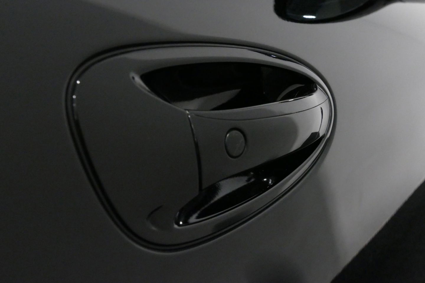 Porsche Panamera 3.0 S E-Hybrid / Schuif-/kanteldak / Elektr. verstelbare voorstoelen (links memory) / Luchtvering / BOSE Sound / Softclose - servosluiting / 20'' LMV / Porsche Dynamic Light System Plus (PDLS+) / Achteruitrijcamera / Standairco / Porsce Active Suspension 