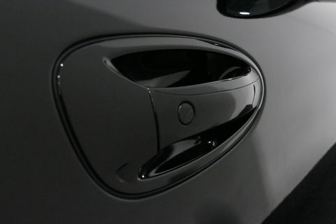 Porsche Panamera 3.0 S E-Hybrid / Schuif-/kanteldak / Elektr. verstelbare voorstoelen (links memory) / Luchtvering / BOSE Sound / Softclose - servosluiting / 20'' LMV / Porsche Dynamic Light System Plus (PDLS+) / Achteruitrijcamera / Standairco / Porsce Active Suspension 