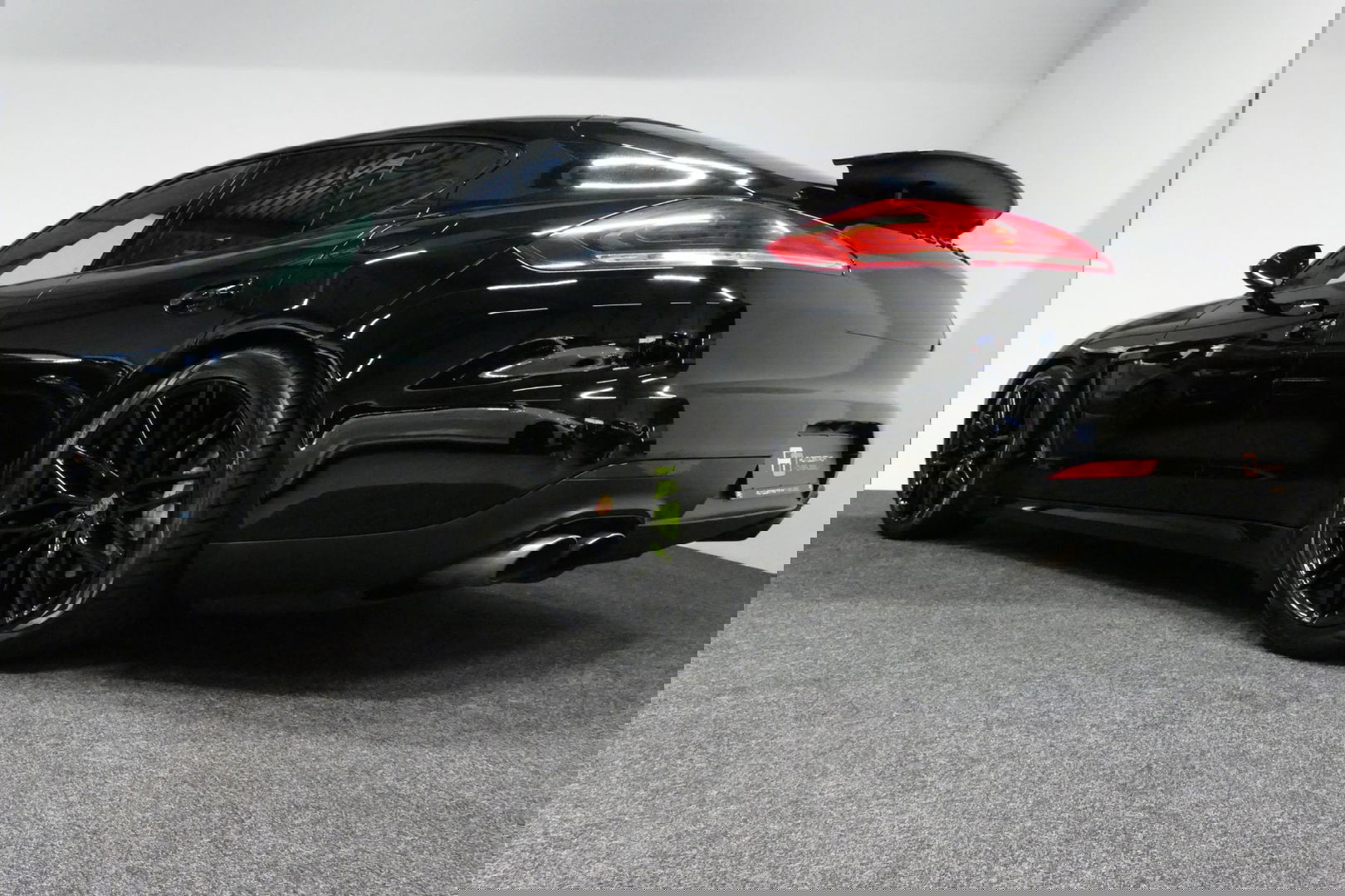 Porsche Panamera 3.0 S E-Hybrid / Schuif-/kanteldak / Elektr. verstelbare voorstoelen (links memory) / Luchtvering / BOSE Sound / Softclose - servosluiting / 20'' LMV / Porsche Dynamic Light System Plus (PDLS+) / Achteruitrijcamera / Standairco / Porsce Active Suspension 