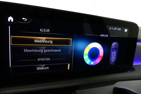 Mercedes-Benz A-Klasse 200 AMG Line / A45 AMG Diffuser / Panamericana Grille / Panoramadak / A45 Dakspoiler / Elektr. verstelbare voorstoelen + memory / Multibeam LED Koplampen / Apple Carplay - Android Auto / Stoelverwarming / Ambienteverlichting / 19'' LMV / Night pakket / Do