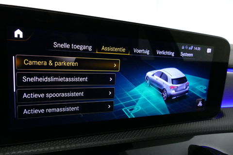 Mercedes-Benz A-Klasse 200 AMG Line / A45 AMG Diffuser / Panamericana Grille / Panoramadak / A45 Dakspoiler / Elektr. verstelbare voorstoelen + memory / Multibeam LED Koplampen / Apple Carplay - Android Auto / Stoelverwarming / Ambienteverlichting / 19'' LMV / Night pakket / Do