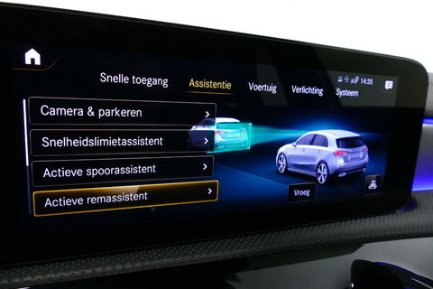 Mercedes-Benz A-Klasse 200 AMG Line / A45 AMG Diffuser / Panamericana Grille / Panoramadak / A45 Dakspoiler / Elektr. verstelbare voorstoelen + memory / Multibeam LED Koplampen / Apple Carplay - Android Auto / Stoelverwarming / Ambienteverlichting / 19'' LMV / Night pakket / Do