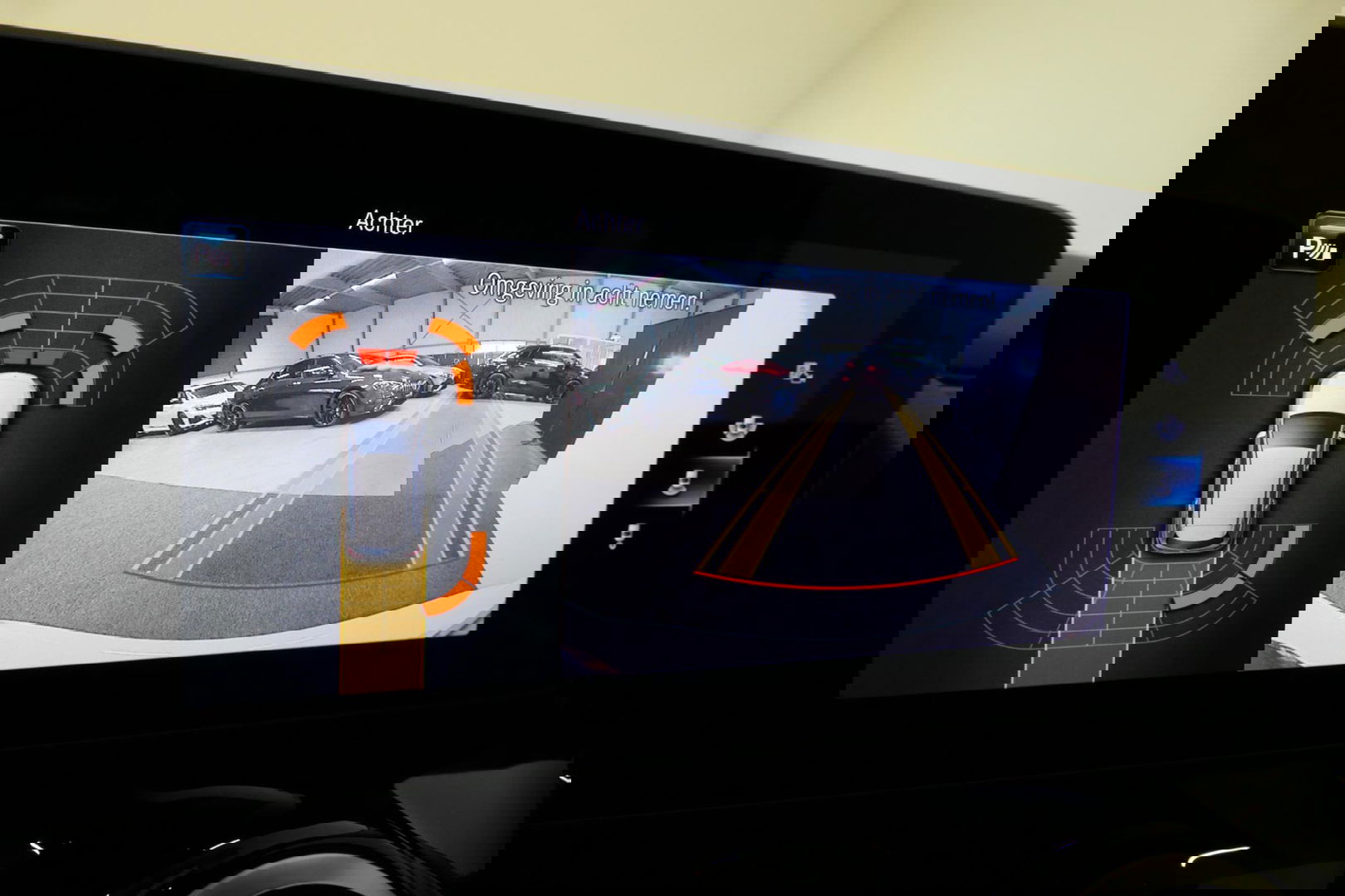 Mercedes-Benz B-Klasse 200d Premium Plus / Elektr. verstelbare voorstoel + memory / Stoelverwarming / Elektr. wegklapbare trekhaak / Koplamp LED High Performance / Elektr. achterklep / 18'' AMG LMV / Dynamic Select / Cruise Control / Elektr. lendensteun