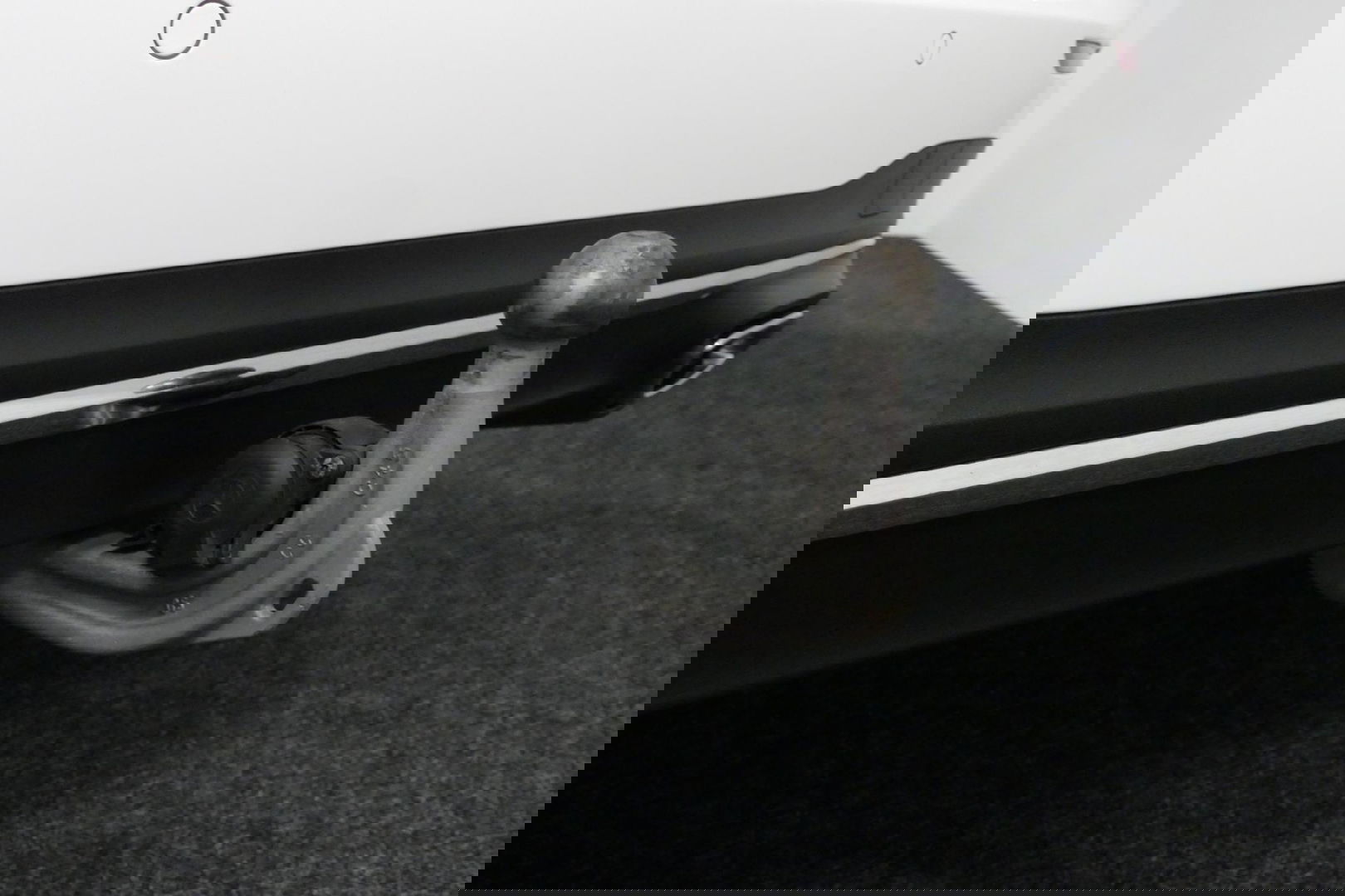 Mercedes-Benz B-Klasse 200d Premium Plus / Elektr. verstelbare voorstoel + memory / Stoelverwarming / Elektr. wegklapbare trekhaak / Koplamp LED High Performance / Elektr. achterklep / 18'' AMG LMV / Dynamic Select / Cruise Control / Elektr. lendensteun