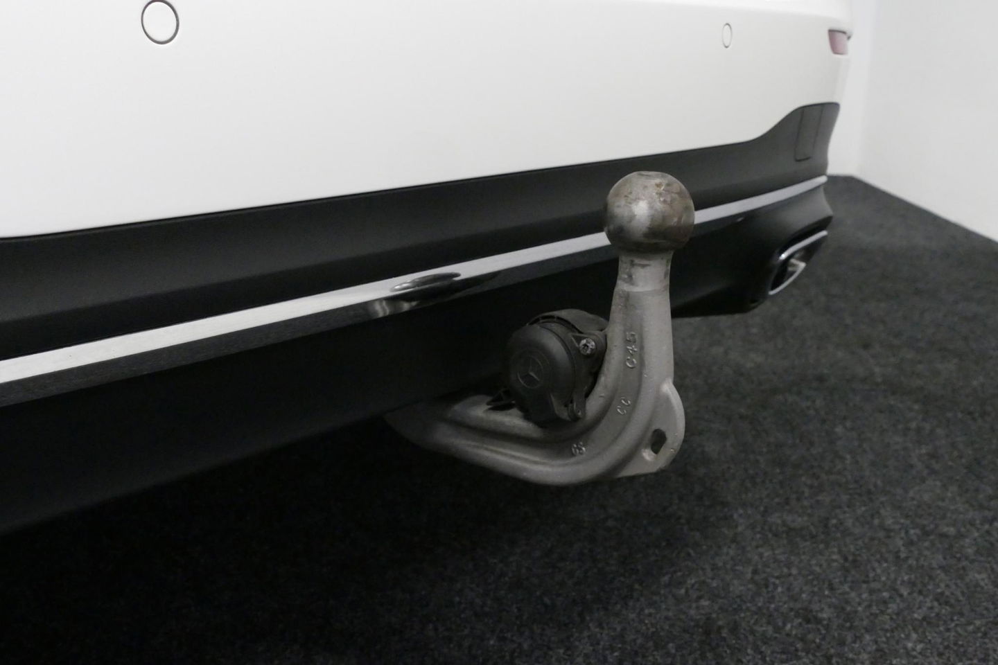 Mercedes-Benz B-Klasse 200d Premium Plus / Elektr. verstelbare voorstoel + memory / Stoelverwarming / Elektr. wegklapbare trekhaak / Koplamp LED High Performance / Elektr. achterklep / 18'' AMG LMV / Dynamic Select / Cruise Control / Elektr. lendensteun