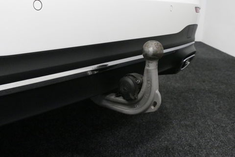 Mercedes-Benz B-Klasse 200d Premium Plus / Elektr. verstelbare voorstoel + memory / Stoelverwarming / Elektr. wegklapbare trekhaak / Koplamp LED High Performance / Elektr. achterklep / 18'' AMG LMV / Dynamic Select / Cruise Control / Elektr. lendensteun