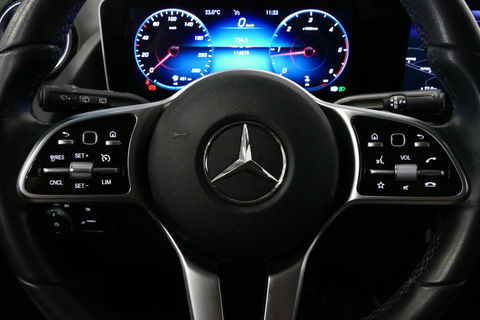 Mercedes-Benz B-Klasse 200d Premium Plus / Elektr. verstelbare voorstoel + memory / Stoelverwarming / Elektr. wegklapbare trekhaak / Koplamp LED High Performance / Elektr. achterklep / 18'' AMG LMV / Dynamic Select / Cruise Control / Elektr. lendensteun