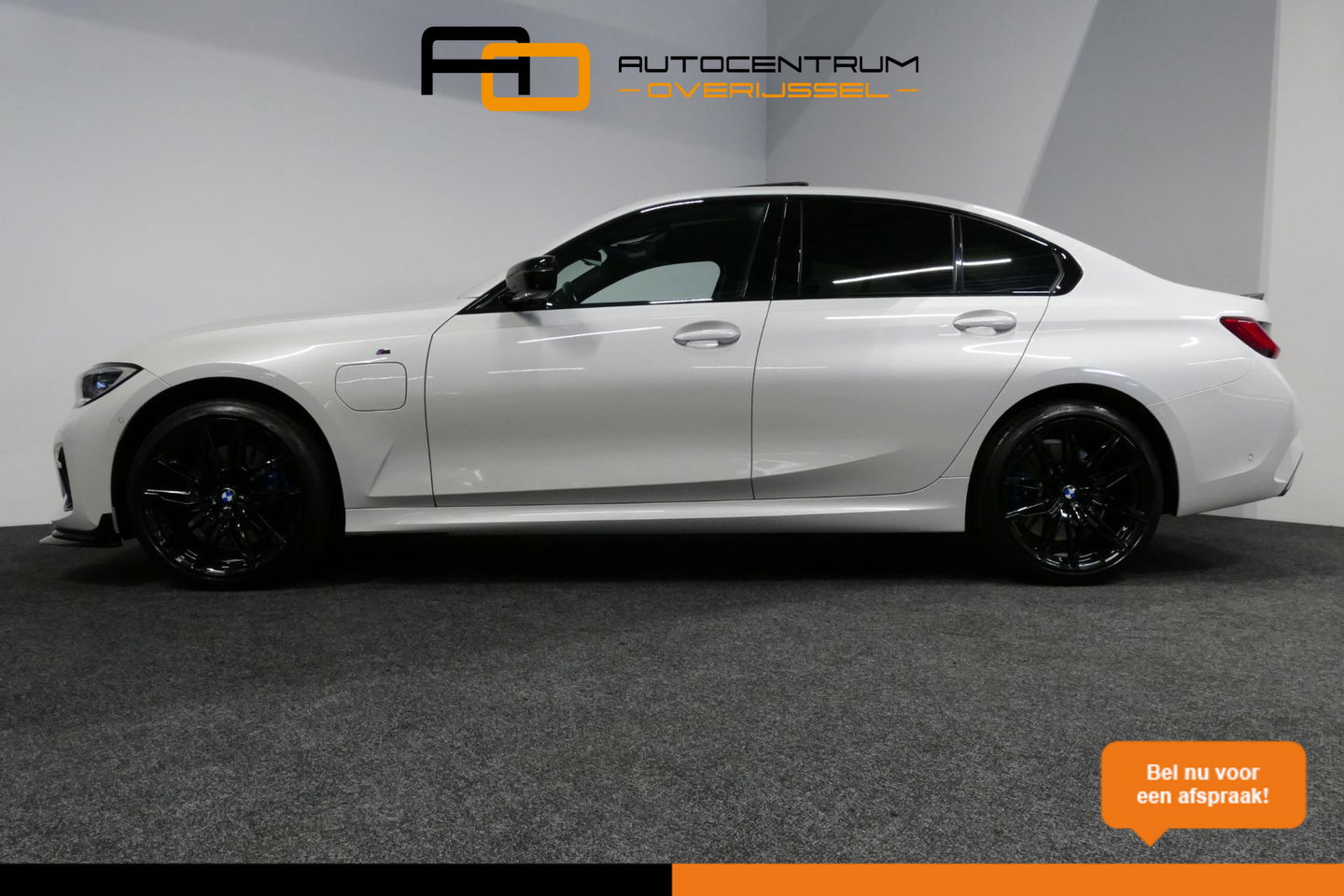 BMW 3 Serie 330e M Sport / M340i Diffuser / Black Diamond M Grill / M340i M Sport bumper pakket / BMW Laserlight / Schuif-/kanteldak / Head-up display / Harman-Kardon Sound System / Adaptief M Sport onderstel / Apple Carplay - Android Auto / Rondomzicht camera / Stoe