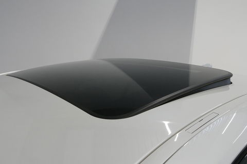 BMW 3 Serie 330e M Sport / M340i Diffuser / Black Diamond M Grill / M340i M Sport bumper pakket / BMW Laserlight / Schuif-/kanteldak / Head-up display / Harman-Kardon Sound System / Adaptief M Sport onderstel / Apple Carplay - Android Auto / Rondomzicht camera / Stoe