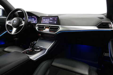 BMW 3 Serie 330e M Sport / M340i Diffuser / Black Diamond M Grill / M340i M Sport bumper pakket / BMW Laserlight / Schuif-/kanteldak / Head-up display / Harman-Kardon Sound System / Adaptief M Sport onderstel / Apple Carplay - Android Auto / Rondomzicht camera / Stoe