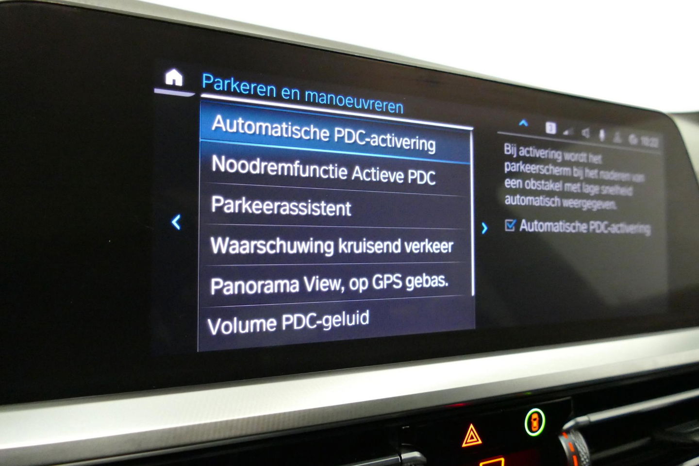 BMW 3 Serie 330e M Sport / M340i Diffuser / Black Diamond M Grill / M340i M Sport bumper pakket / BMW Laserlight / Schuif-/kanteldak / Head-up display / Harman-Kardon Sound System / Adaptief M Sport onderstel / Apple Carplay - Android Auto / Rondomzicht camera / Stoe