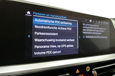 BMW 3 Serie 330e M Sport / M340i Diffuser / Black Diamond M Grill / M340i M Sport bumper pakket / BMW Laserlight / Schuif-/kanteldak / Head-up display / Harman-Kardon Sound System / Adaptief M Sport onderstel / Apple Carplay - Android Auto / Rondomzicht camera / Stoe