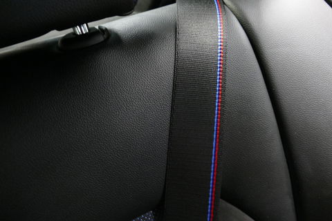 BMW 3 Serie 330e M Sport / M340i Diffuser / Black Diamond M Grill / M340i M Sport bumper pakket / BMW Laserlight / Schuif-/kanteldak / Head-up display / Harman-Kardon Sound System / Adaptief M Sport onderstel / Apple Carplay - Android Auto / Rondomzicht camera / Stoe