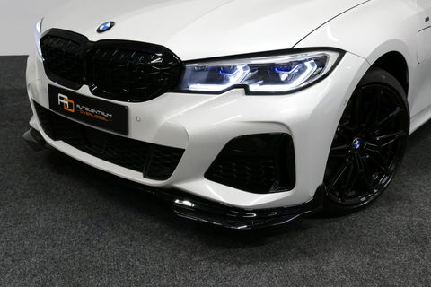 BMW 3 Serie 330e M Sport / M340i Diffuser / Black Diamond M Grill / M340i M Sport bumper pakket / BMW Laserlight / Schuif-/kanteldak / Head-up display / Harman-Kardon Sound System / Adaptief M Sport onderstel / Apple Carplay - Android Auto / Rondomzicht camera / Stoe