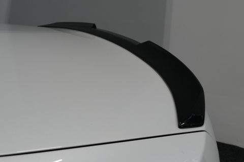 BMW 3 Serie 330e M Sport / M340i Diffuser / Black Diamond M Grill / M340i M Sport bumper pakket / BMW Laserlight / Schuif-/kanteldak / Head-up display / Harman-Kardon Sound System / Adaptief M Sport onderstel / Apple Carplay - Android Auto / Rondomzicht camera / Stoe