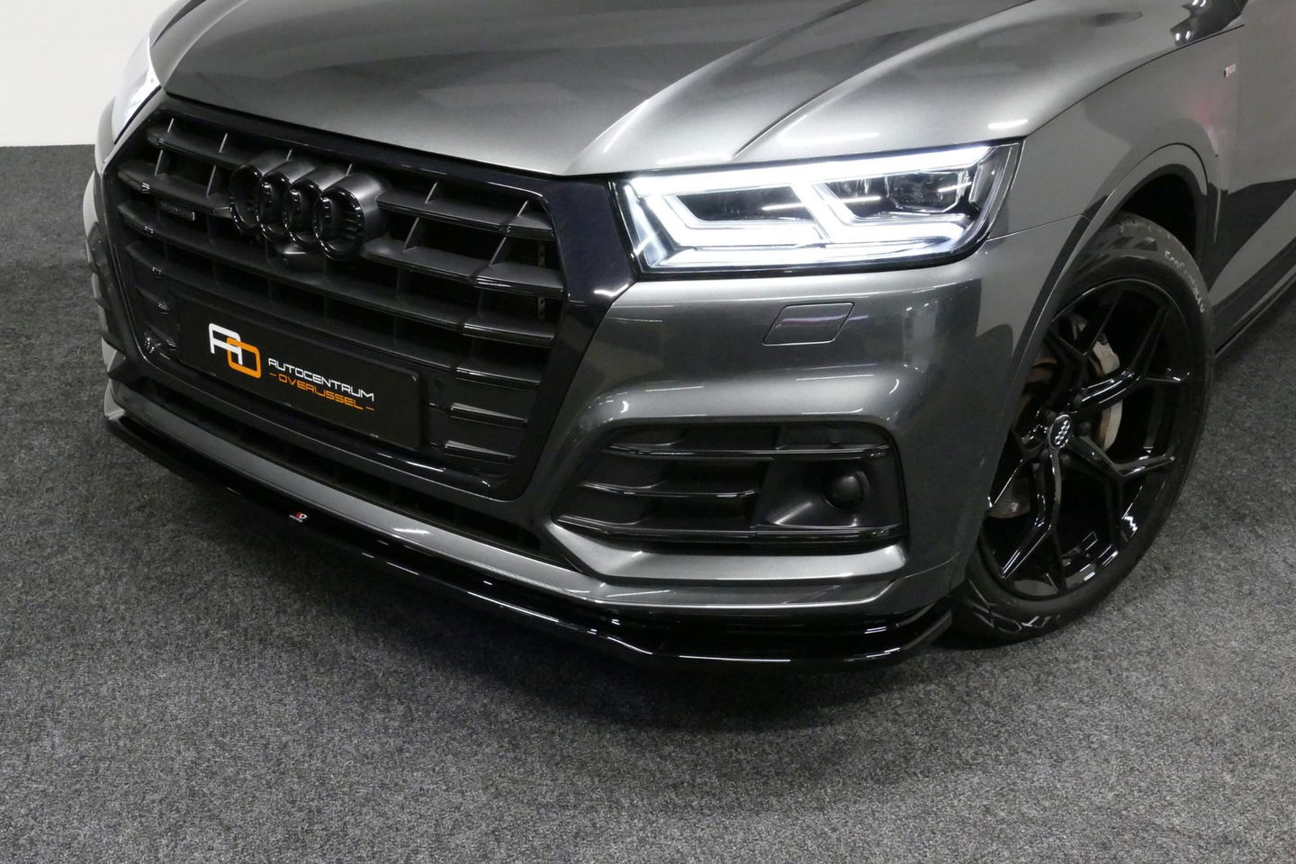 Audi Q5 55 TFSI e quattro Competition S Edition / Maxton Design Bodykit V.2 / Panoramadak / Luchtvering / Elektr. verstelbare voorstoelen / Bang & Olufsen Sound System / Matrix LED Koplampen / Rondomzichtcamera / Apple Carplay - Android Auto / Ambienteverlichting