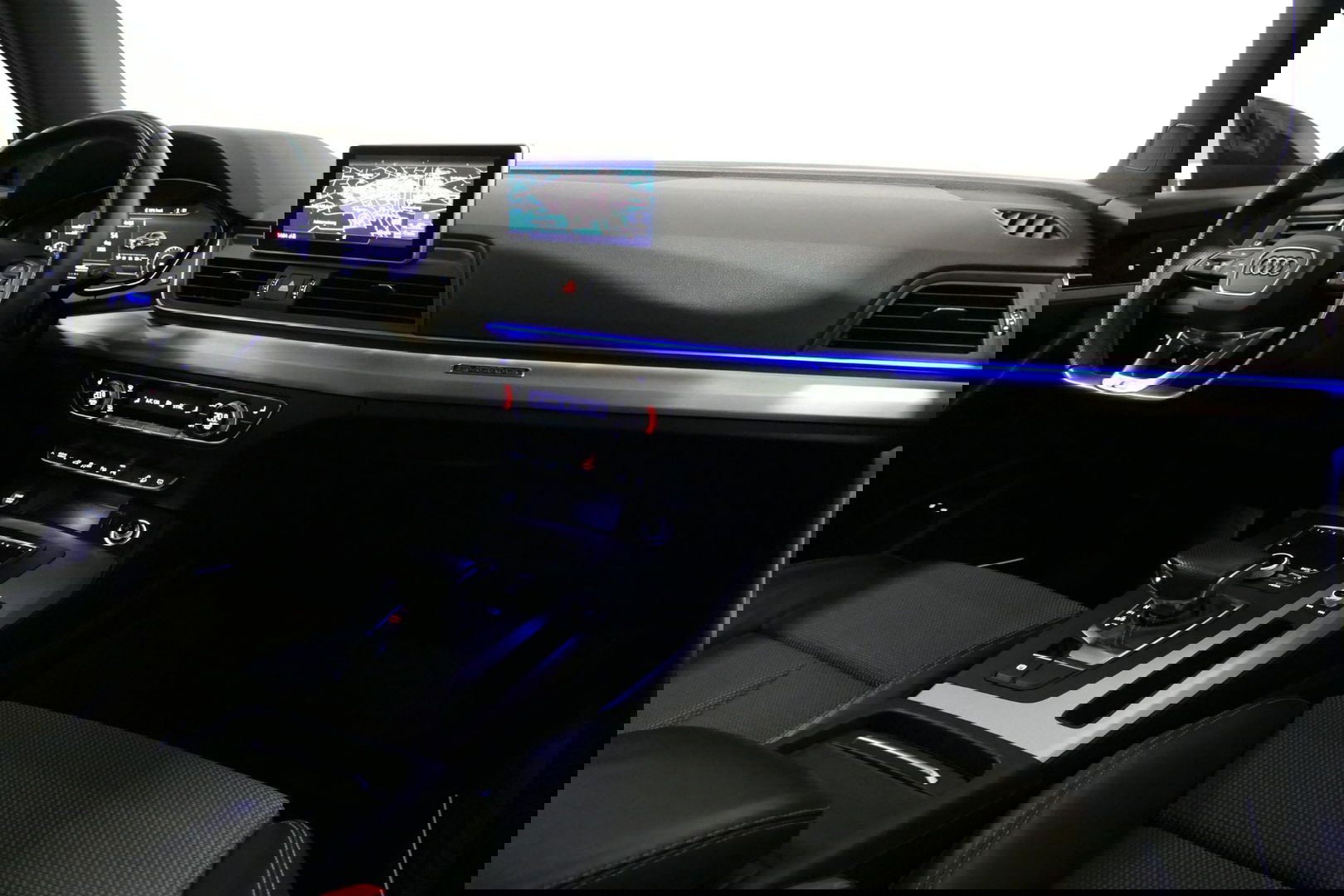 Audi Q5 55 TFSI e quattro Competition S Edition / Maxton Design Bodykit V.2 / Panoramadak / Luchtvering / Elektr. verstelbare voorstoelen / Bang & Olufsen Sound System / Matrix LED Koplampen / Rondomzichtcamera / Apple Carplay - Android Auto / Ambienteverlichting