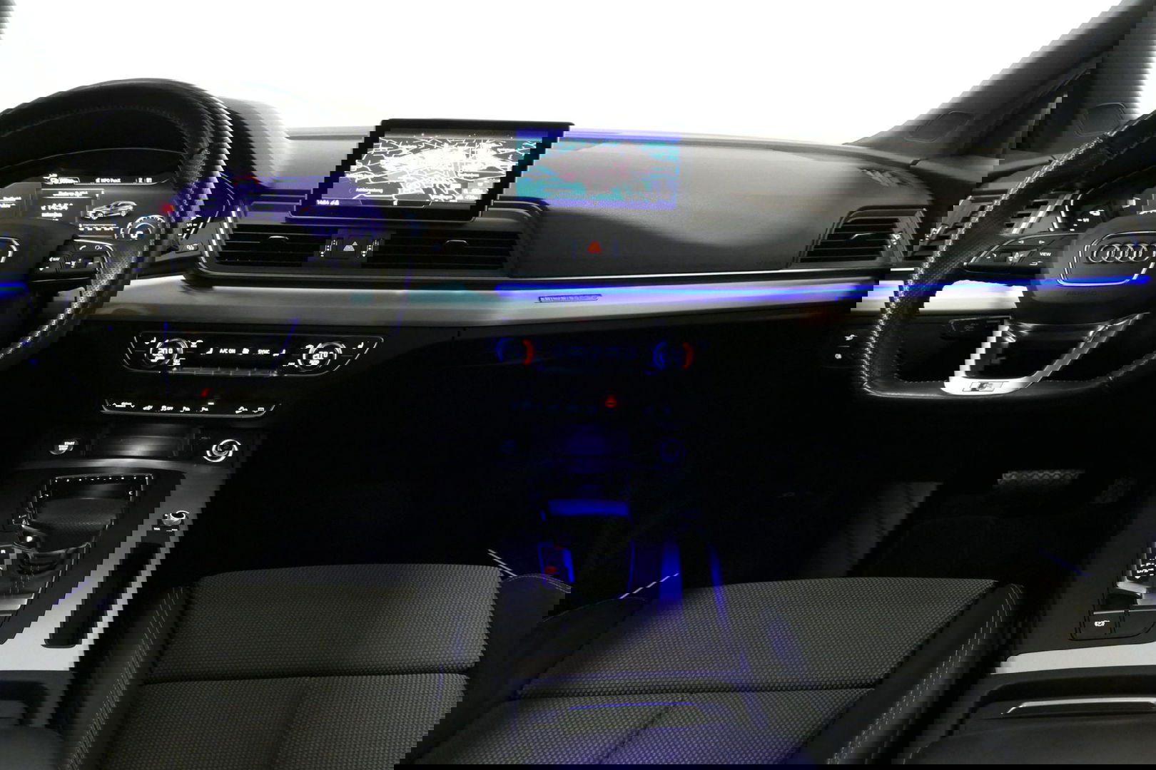 Audi Q5 55 TFSI e quattro Competition S Edition / Maxton Design Bodykit V.2 / Panoramadak / Luchtvering / Elektr. verstelbare voorstoelen / Bang & Olufsen Sound System / Matrix LED Koplampen / Rondomzichtcamera / Apple Carplay - Android Auto / Ambienteverlichting