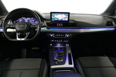 Audi Q5 55 TFSI e quattro Competition S Edition / Maxton Design Bodykit V.2 / Panoramadak / Luchtvering / Elektr. verstelbare voorstoelen / Bang & Olufsen Sound System / Matrix LED Koplampen / Rondomzichtcamera / Apple Carplay - Android Auto / Ambienteverlichting