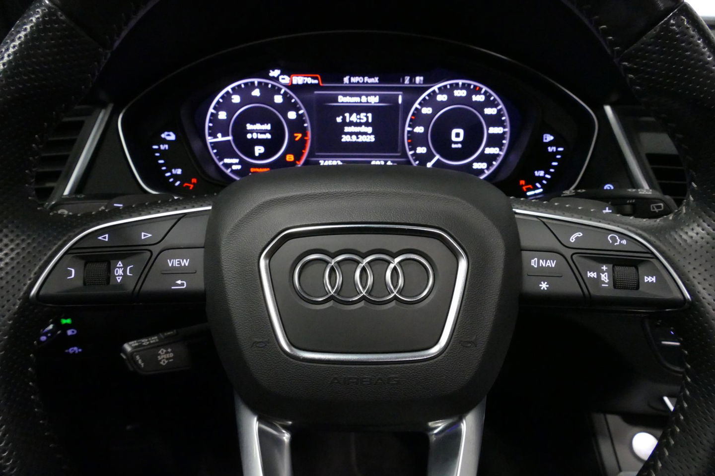 Audi Q5 55 TFSI e quattro Competition S Edition / Maxton Design Bodykit V.2 / Panoramadak / Luchtvering / Elektr. verstelbare voorstoelen / Bang & Olufsen Sound System / Matrix LED Koplampen / Rondomzichtcamera / Apple Carplay - Android Auto / Ambienteverlichting