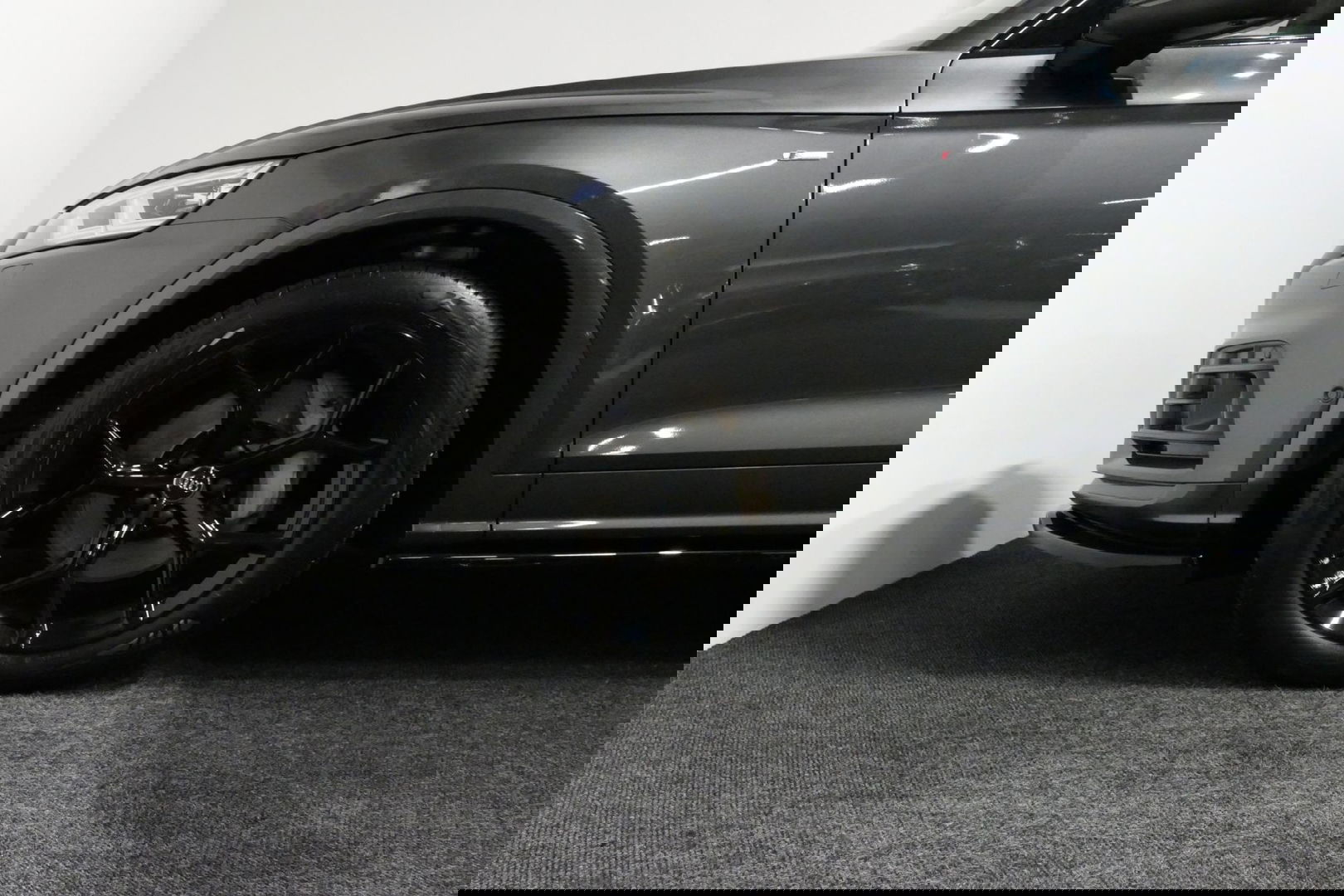 Audi Q5 55 TFSI e quattro Competition S Edition / Maxton Design Bodykit V.2 / Panoramadak / Luchtvering / Elektr. verstelbare voorstoelen / Bang & Olufsen Sound System / Matrix LED Koplampen / Rondomzichtcamera / Apple Carplay - Android Auto / Ambienteverlichting