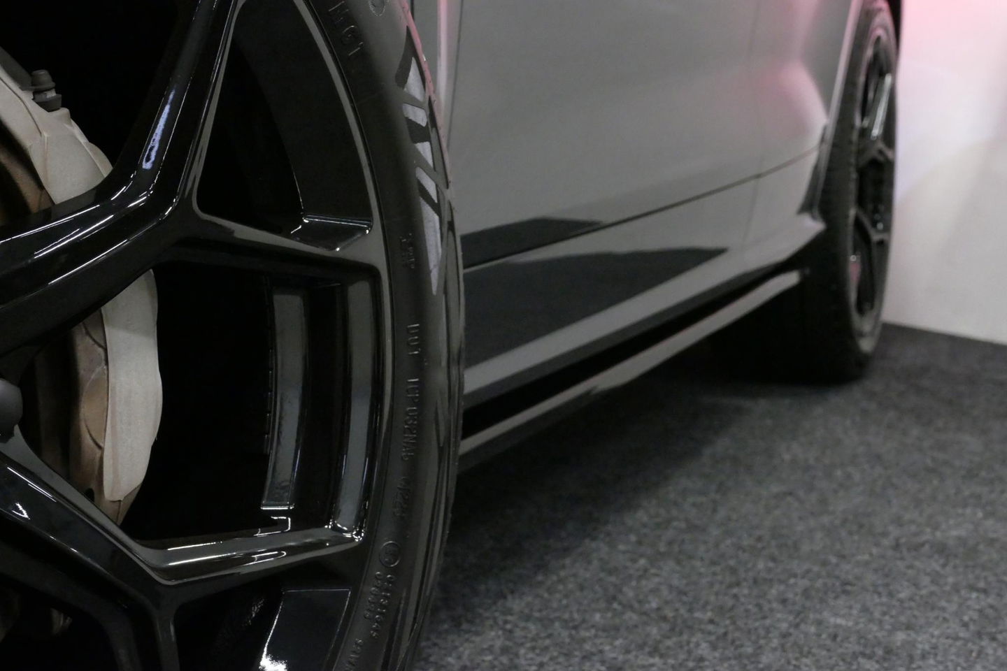 Audi Q5 55 TFSI e quattro Competition S Edition / Maxton Design Bodykit V.2 / Panoramadak / Luchtvering / Elektr. verstelbare voorstoelen / Bang & Olufsen Sound System / Matrix LED Koplampen / Rondomzichtcamera / Apple Carplay - Android Auto / Ambienteverlichting