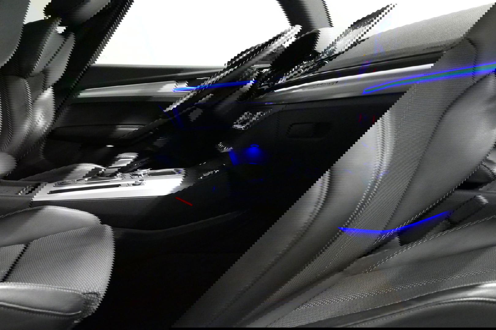 Audi Q5 55 TFSI e quattro Competition S Edition / Maxton Design Bodykit V.2 / Panoramadak / Luchtvering / Elektr. verstelbare voorstoelen / Bang & Olufsen Sound System / Matrix LED Koplampen / Rondomzichtcamera / Apple Carplay - Android Auto / Ambienteverlichting