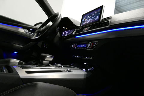 Audi Q5 55 TFSI e quattro Competition S Edition / Maxton Design Bodykit V.2 / Panoramadak / Luchtvering / Elektr. verstelbare voorstoelen / Bang & Olufsen Sound System / Matrix LED Koplampen / Rondomzichtcamera / Apple Carplay - Android Auto / Ambienteverlichting