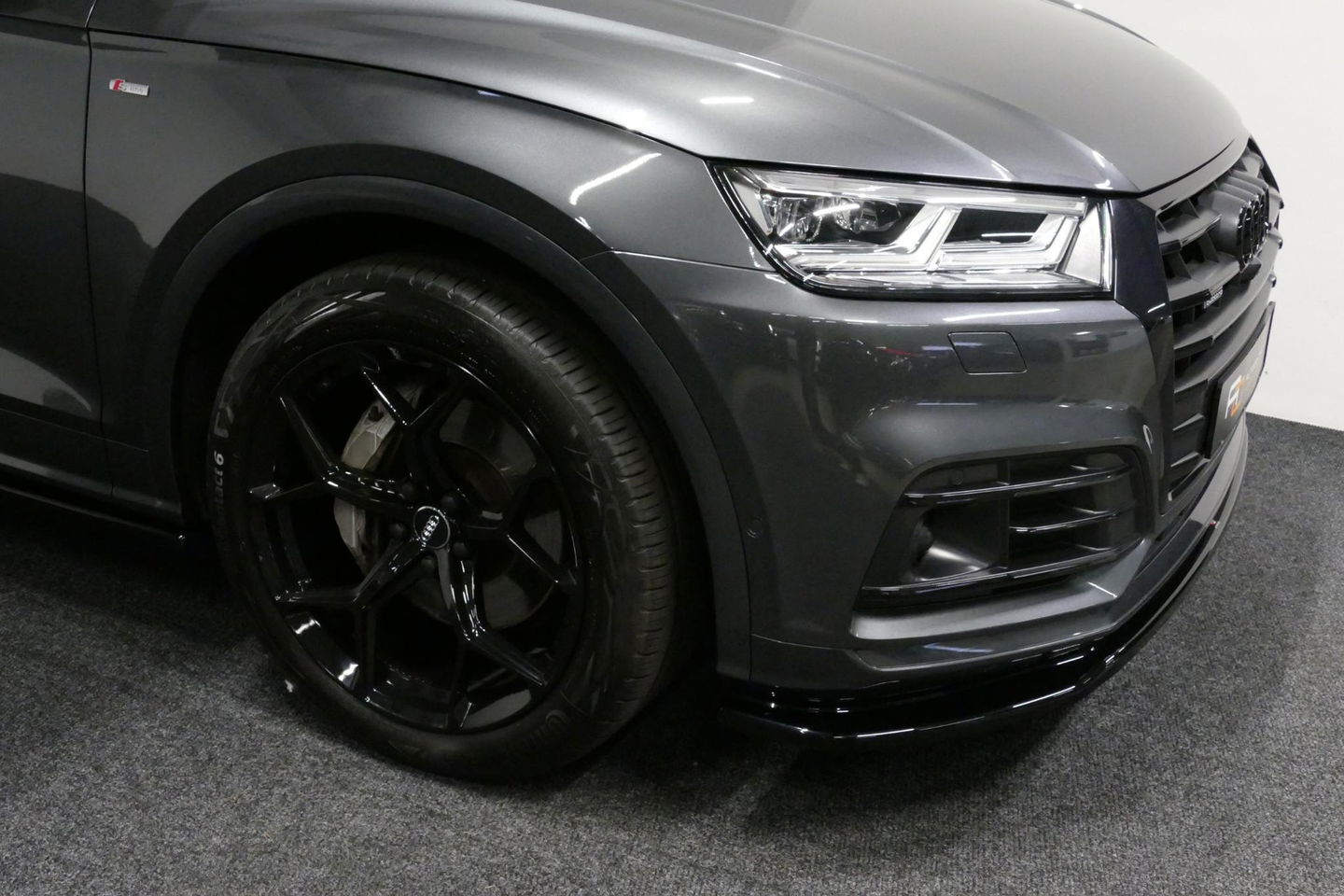 Audi Q5 55 TFSI e quattro Competition S Edition / Maxton Design Bodykit V.2 / Panoramadak / Luchtvering / Elektr. verstelbare voorstoelen / Bang & Olufsen Sound System / Matrix LED Koplampen / Rondomzichtcamera / Apple Carplay - Android Auto / Ambienteverlichting