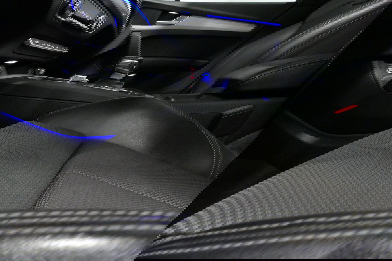 Audi Q5 55 TFSI e quattro Competition S Edition / Maxton Design Bodykit V.2 / Panoramadak / Luchtvering / Elektr. verstelbare voorstoelen / Bang & Olufsen Sound System / Matrix LED Koplampen / Rondomzichtcamera / Apple Carplay - Android Auto / Ambienteverlichting