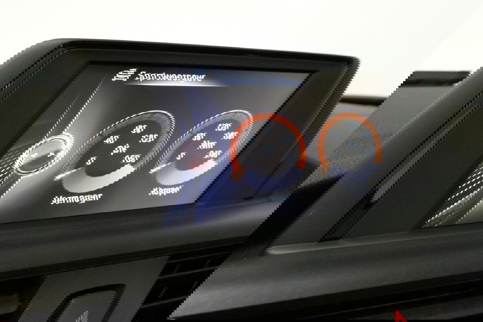 BMW 2 Serie Cabrio 218i Essential / Stoelverwarming / Windscherm / Climatronic / 19'' LMV / Parkeersensoren achter / BMW Radio Professional / Licht- & regensensor / Multimedia systeem